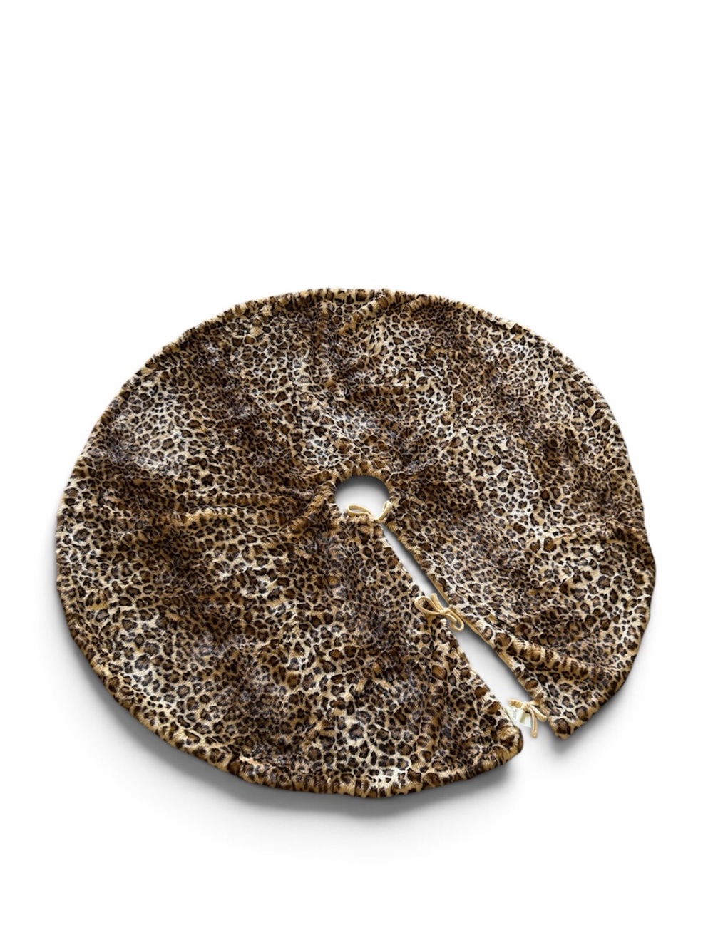 Pottery Barn Luxe Cheetah Faux
Fur Tree Skirt
